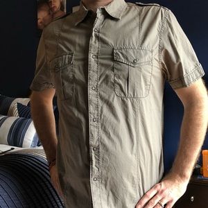 🔥SALE🔥 Light grey Guess button up shirt